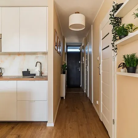 Apartment Cozy & Bright - 10 Min Walk To *